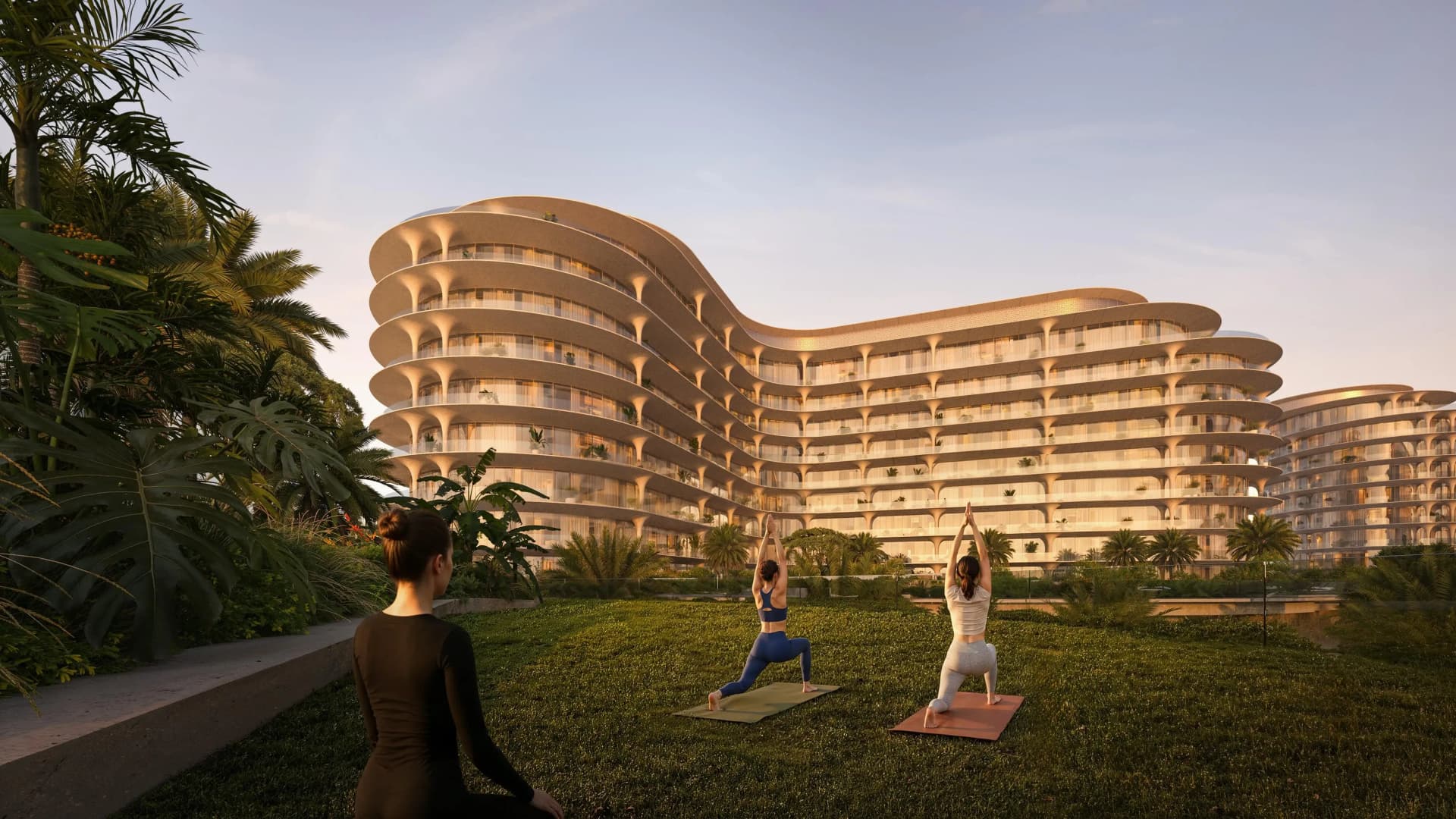 The Row Saadiyat بندانگشتی 3