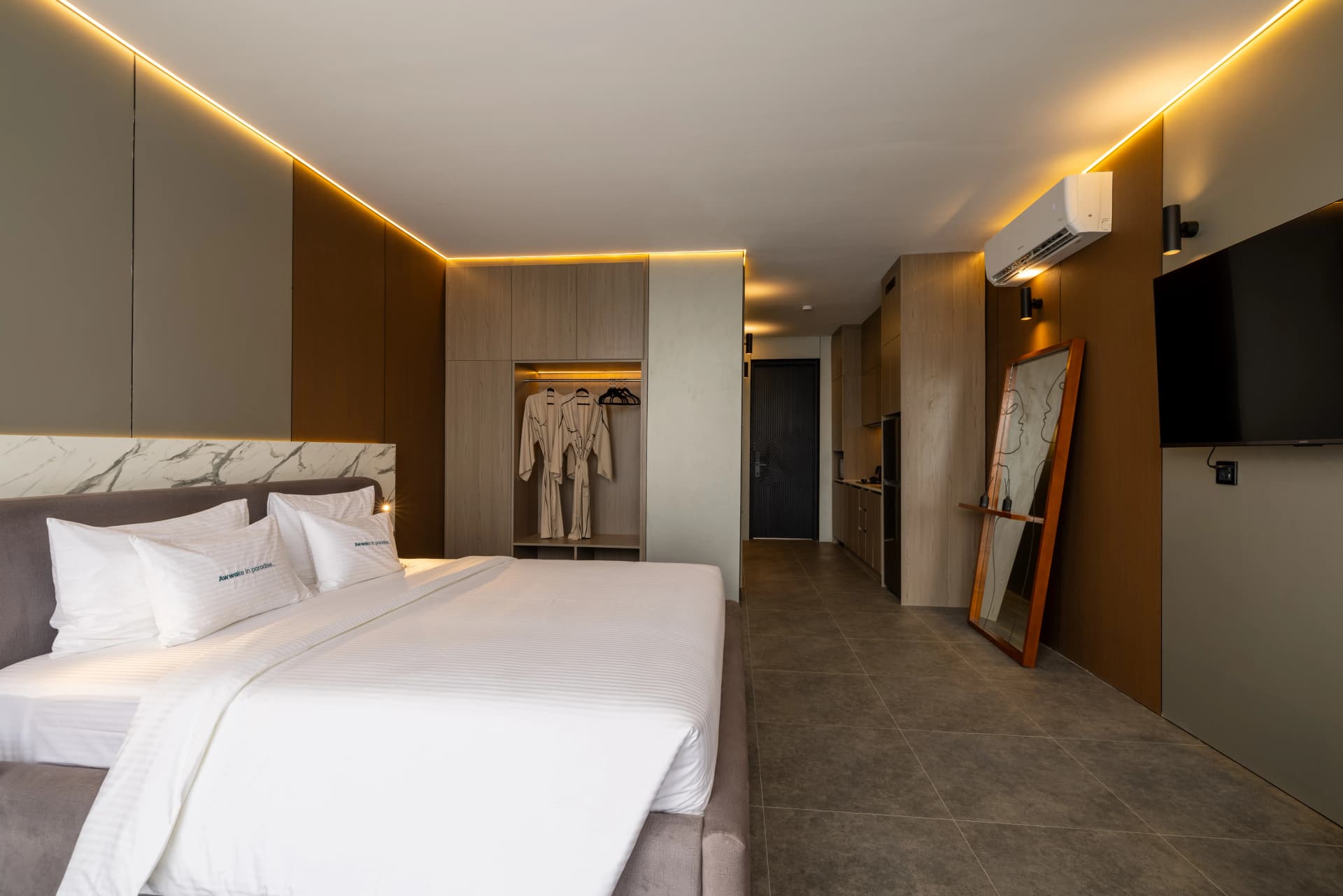 AWWA Hotel thumbnail 12
